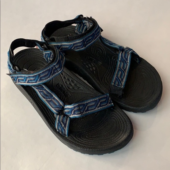 teva sandals size 5